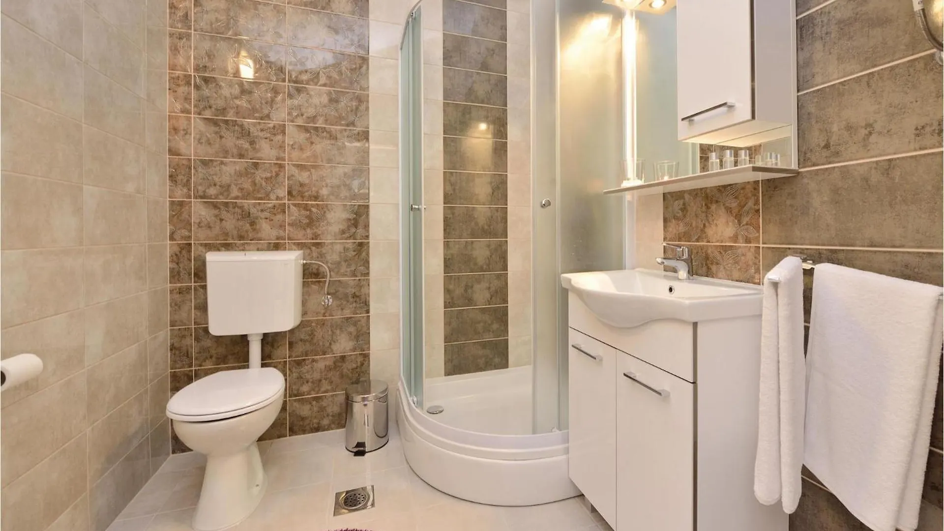 Amazing Apartment In Vrsi-Mulo With Kitchen 0*, Vrsi